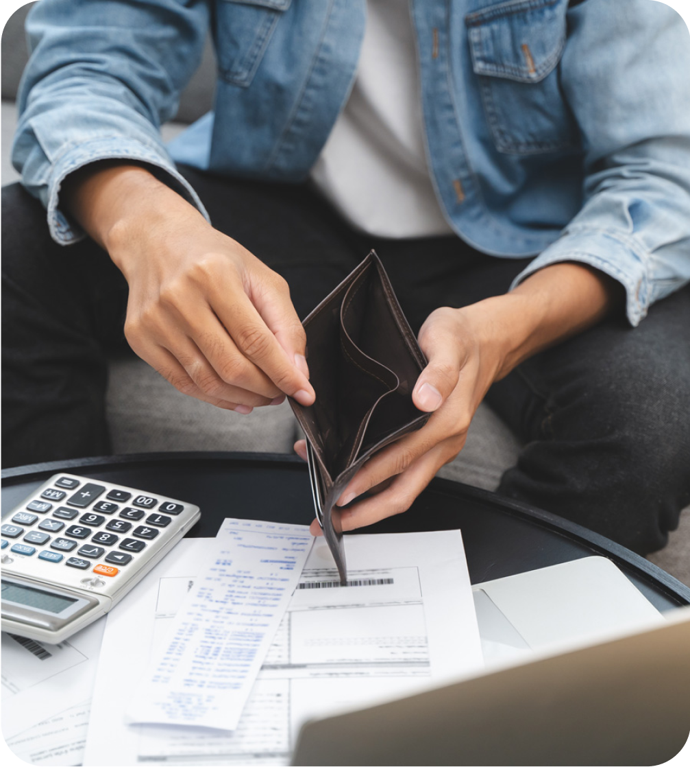 Can low-income earners borrow from legal money lenders in Singapore