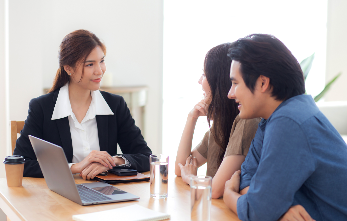 What types of repayment plans are available for wedding loans